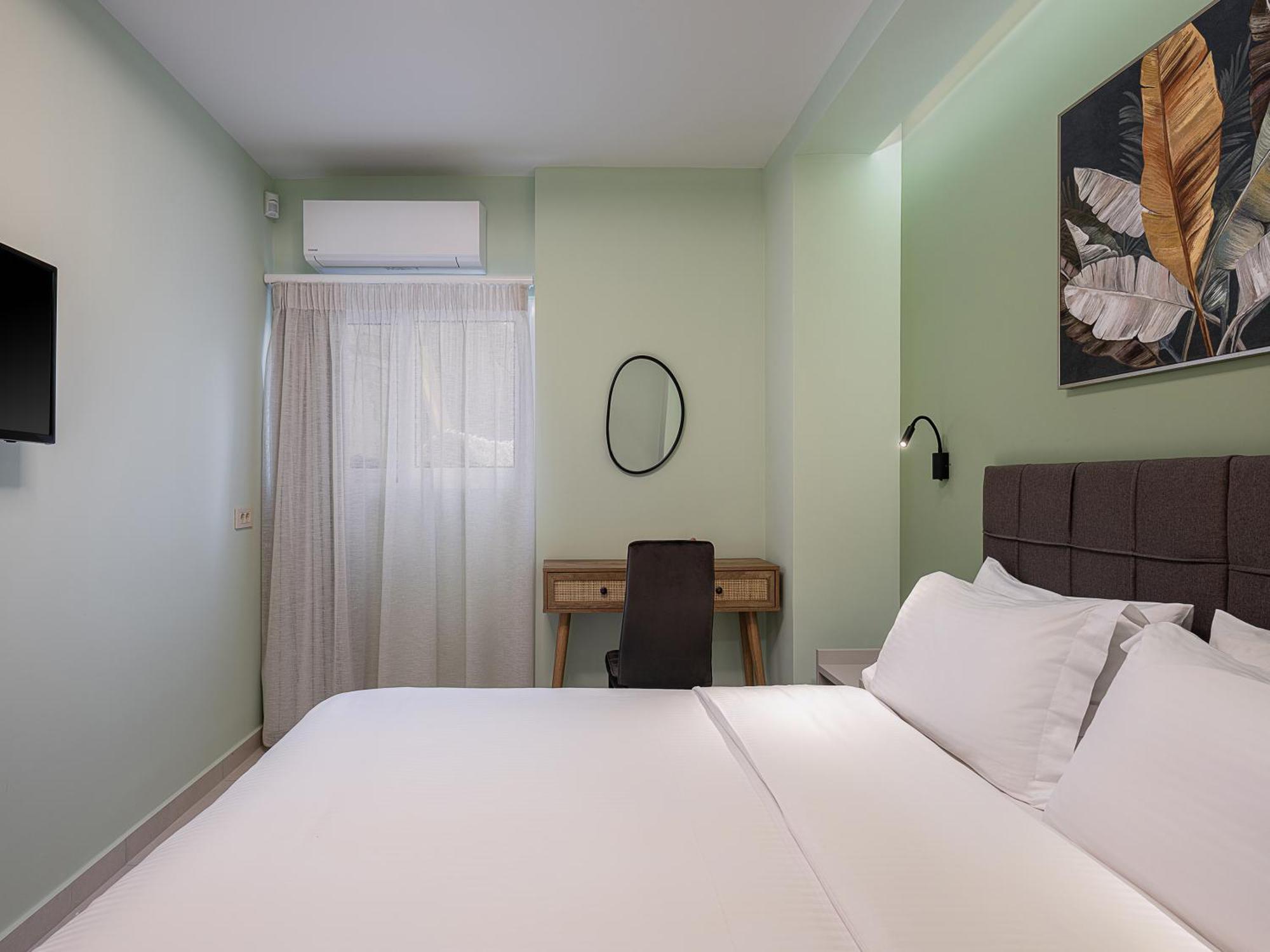 M City Hotel Hriszí Aktí Haniá Kültér fotó