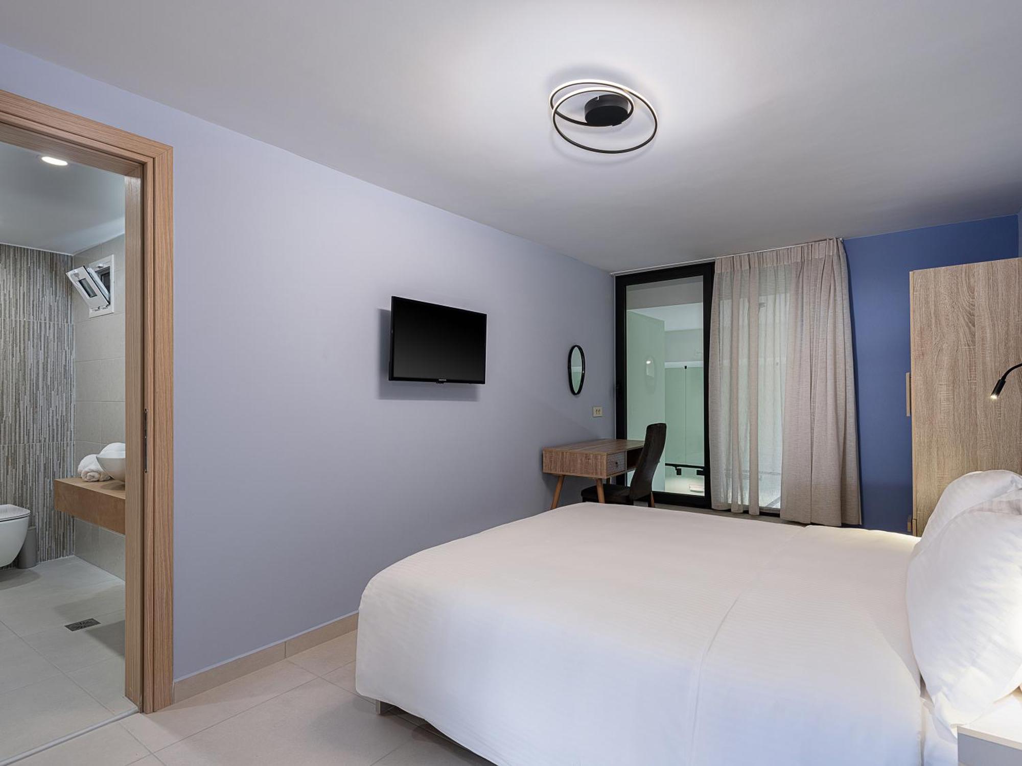 M City Hotel Hriszí Aktí Haniá Kültér fotó