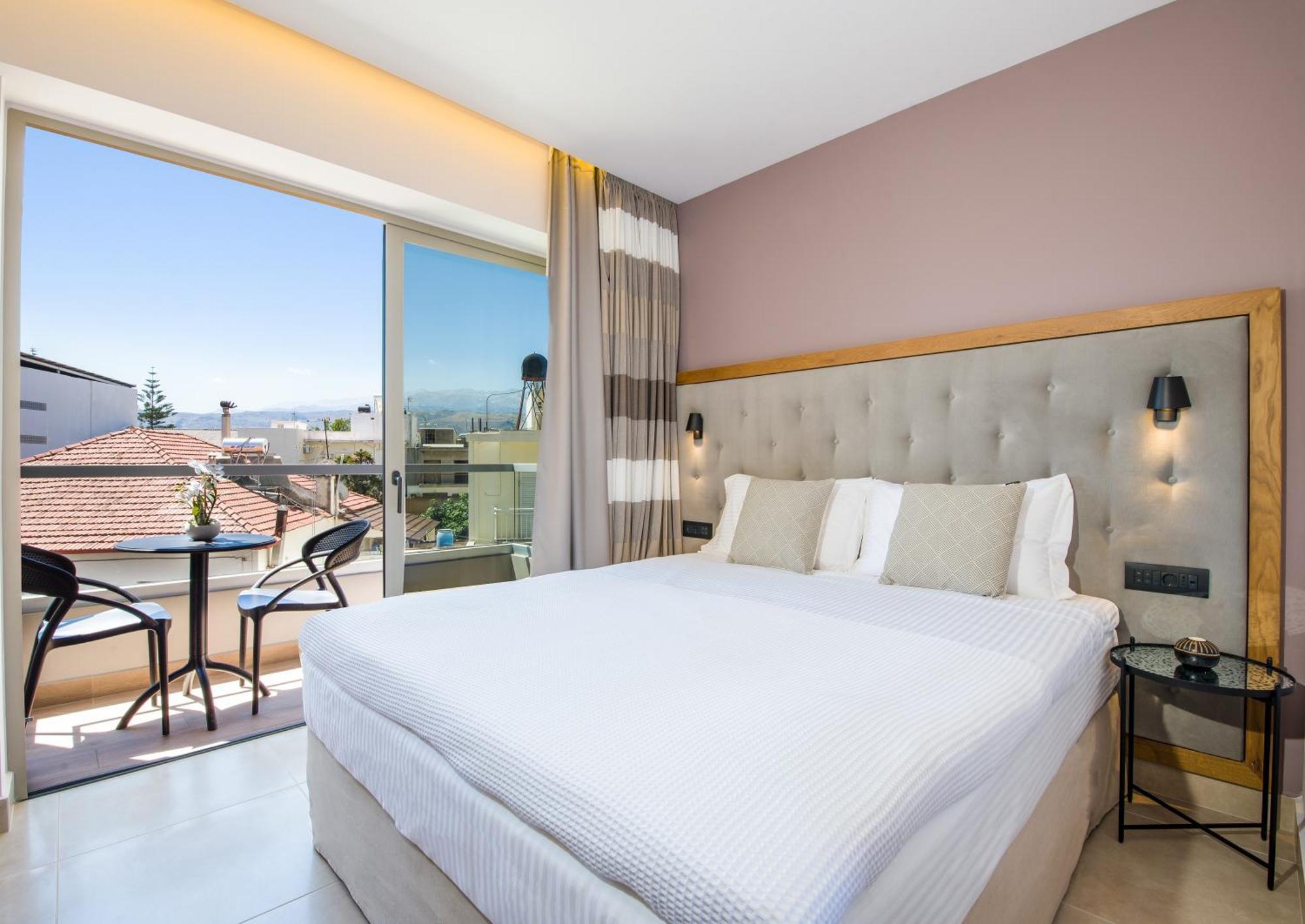 M City Hotel Hriszí Aktí Haniá Szoba fotó